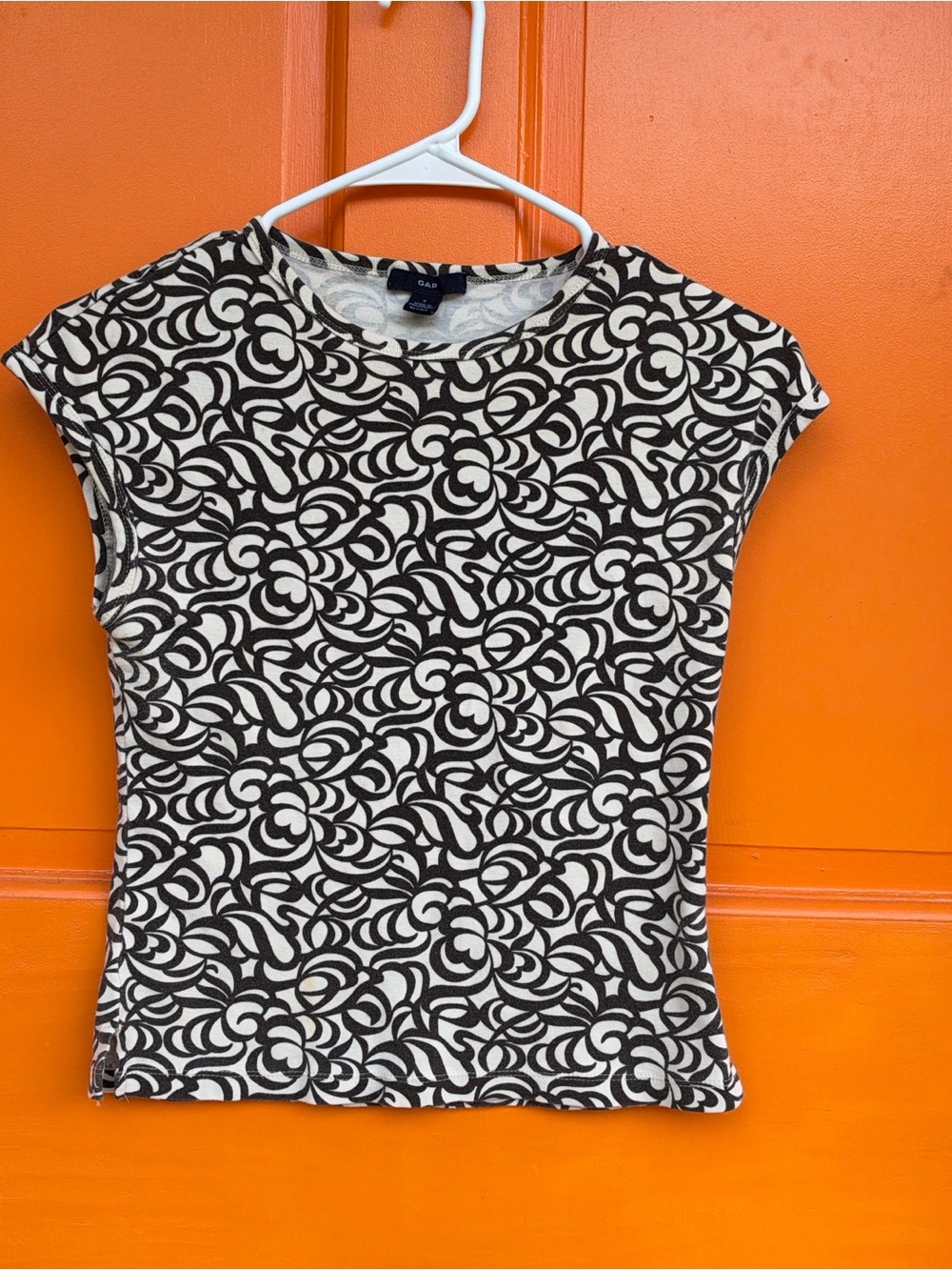 Vintage 2001 GAP Black & White Floral Print Cap-Sleeve Top